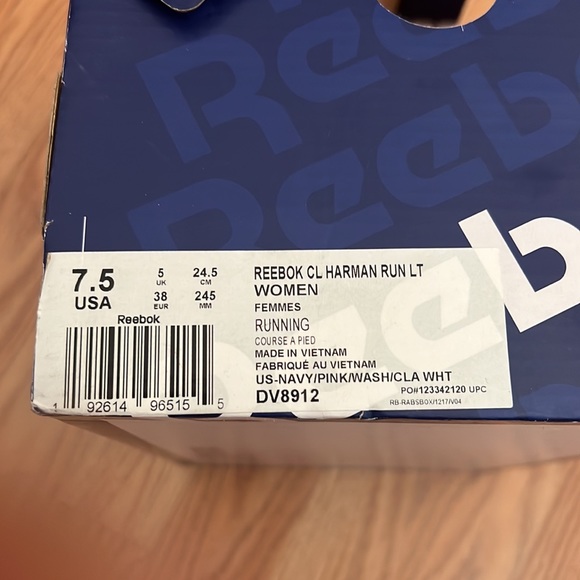 NWT Reebok Running Shoes - Picture 7 of 7